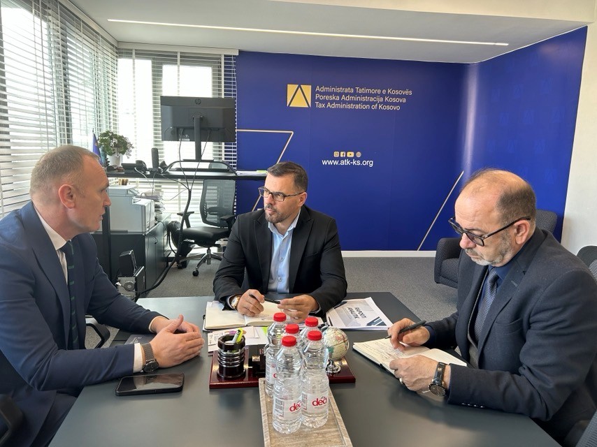 U.D. Drejtori i Përgjithshëm i AAPSK-së Alban Sutaj takon drejtorin e Përgjithshëm të ATK-së, z. Mentor Hyseni